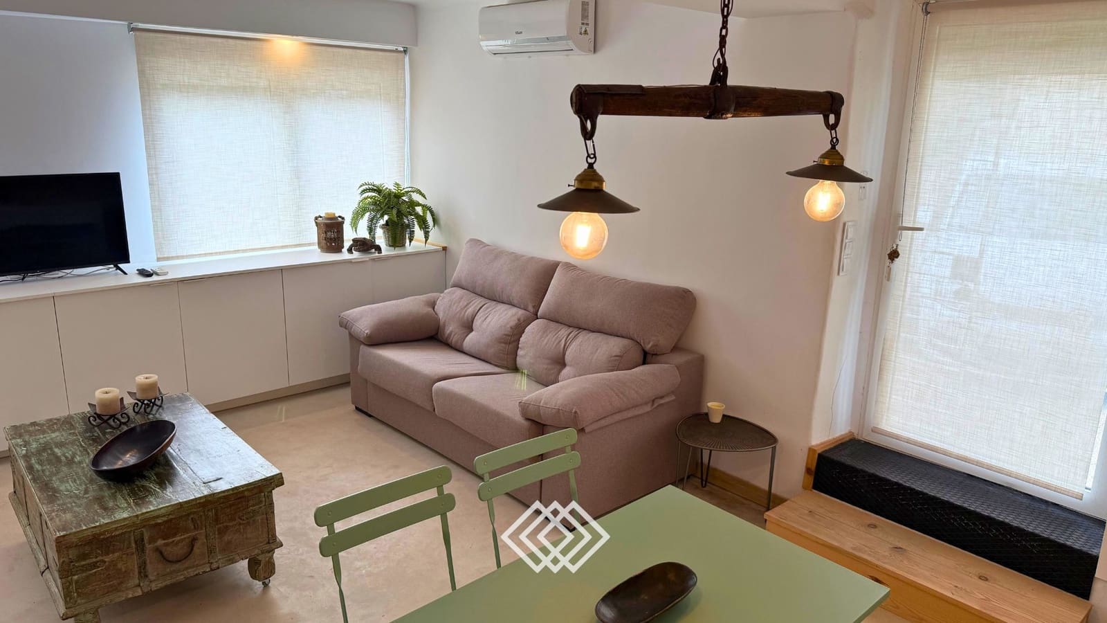 Loft til salgs i Denia med svømmebasseng garasje - € 160 000 (Ref: 9771939)