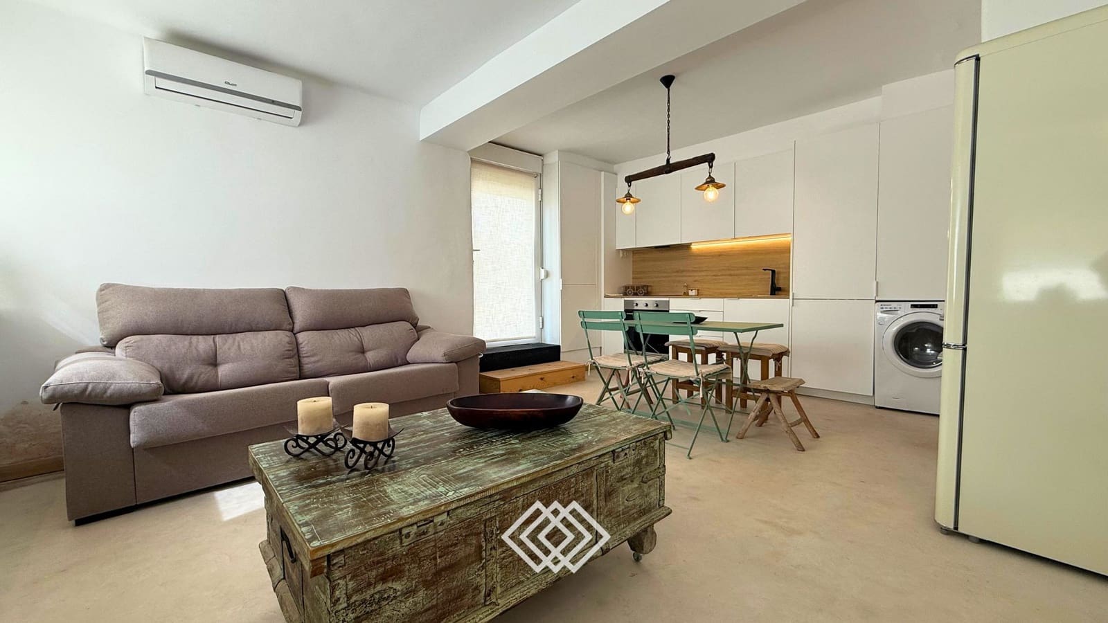 Loft til salgs i Denia med svømmebasseng garasje - € 160 000 (Ref: 9771939)