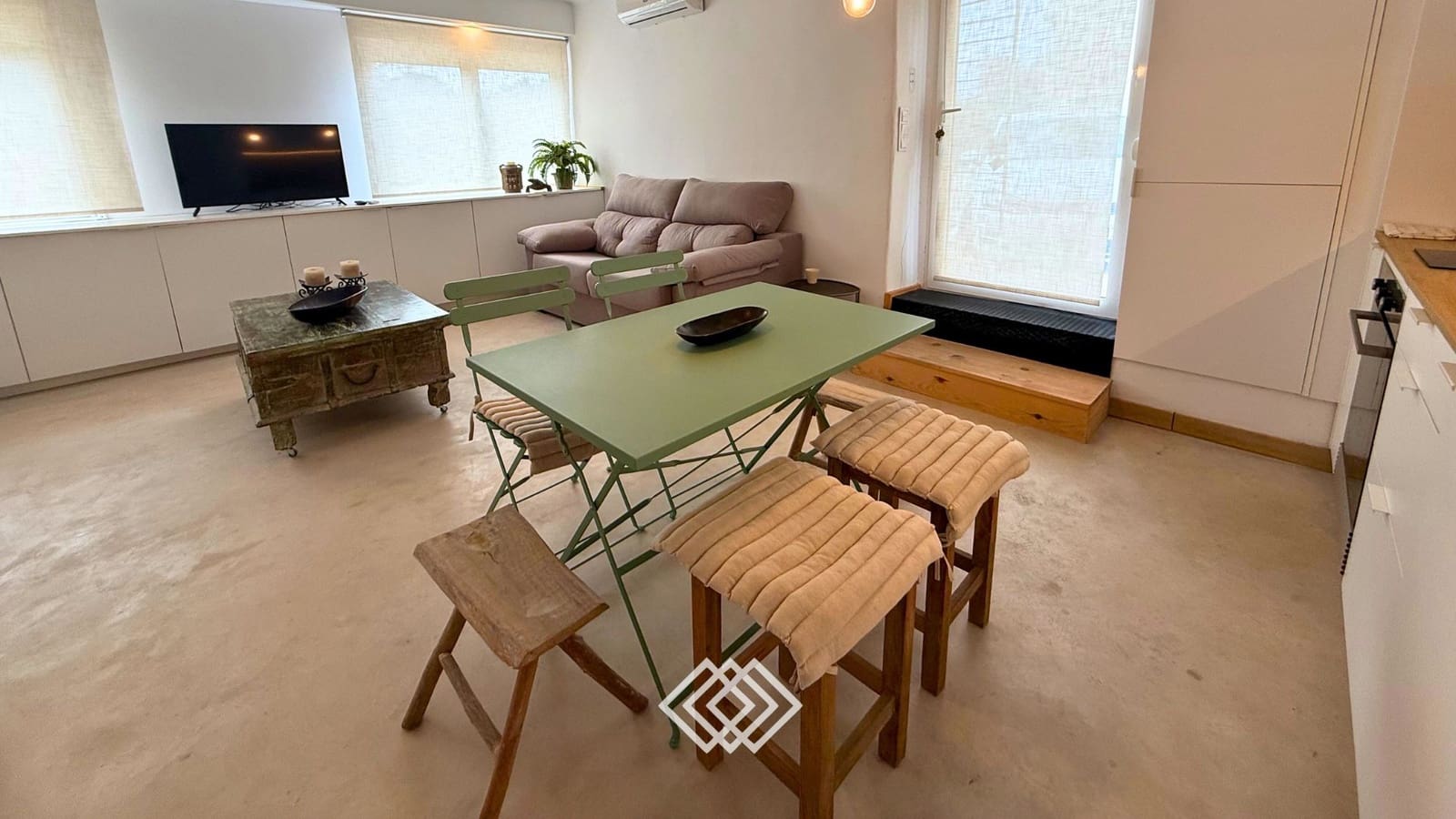 Loft til salgs i Denia med svømmebasseng garasje - € 160 000 (Ref: 9771939)