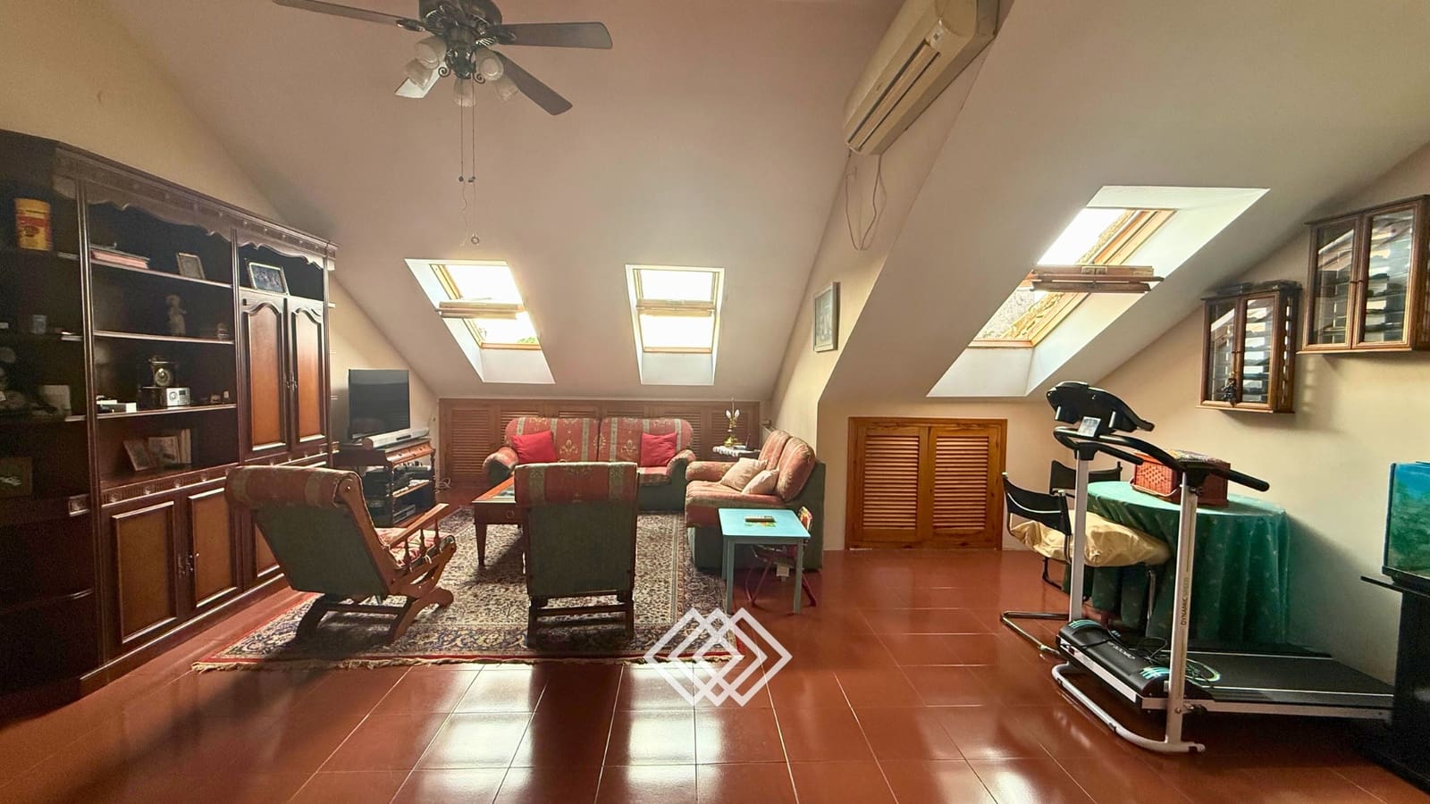 4 slaapkamer Rijtjeshuis te koop in Rocafort met zwembad garage - € 585.000 (Ref: 9771957)