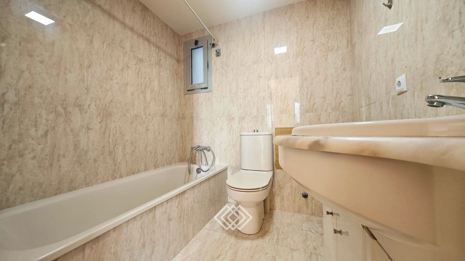 3 slaapkamer Flat te koop in Valencia stad - € 650.000 (Ref: 9772036)