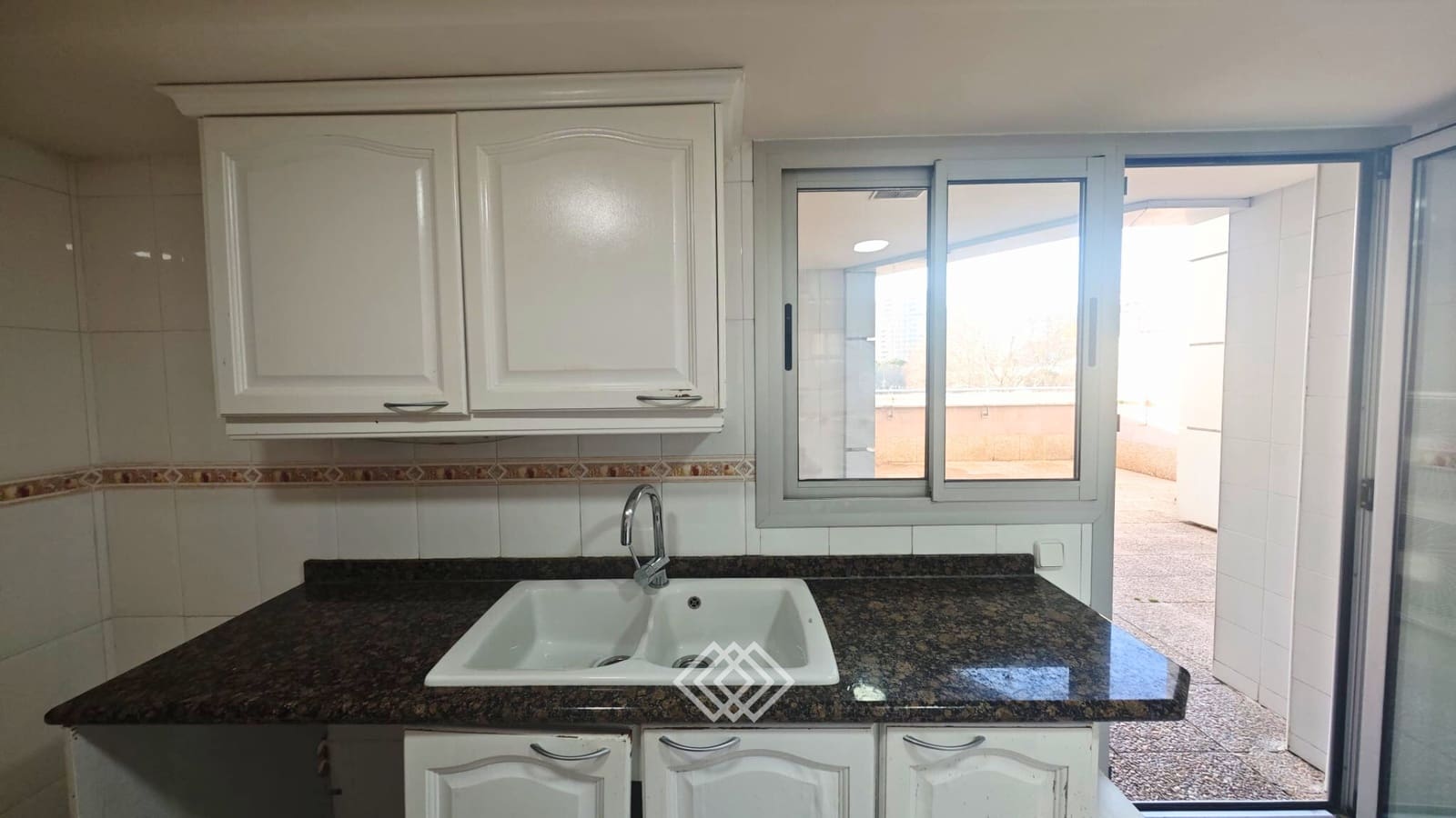 3 slaapkamer Flat te koop in Valencia stad - € 650.000 (Ref: 9772036)