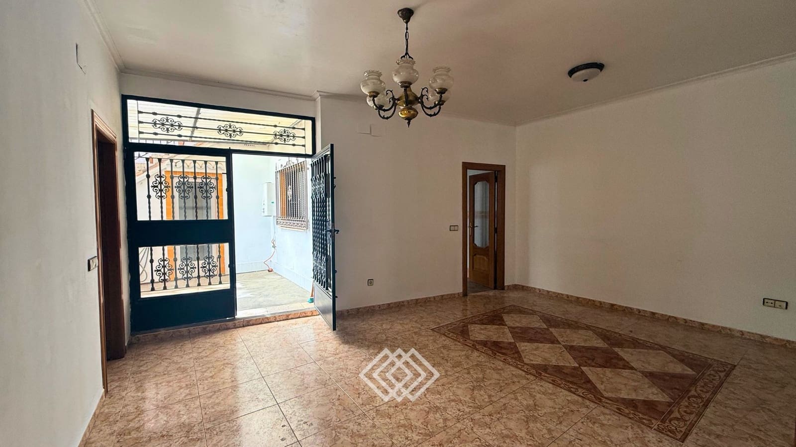 4 bedroom Townhouse for sale in Picassent - € 285,000 (Ref: 9798252)