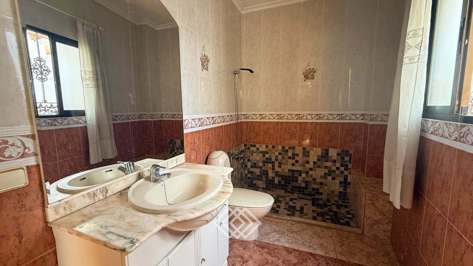 4 bedroom Townhouse for sale in Picassent - € 285,000 (Ref: 9798252)