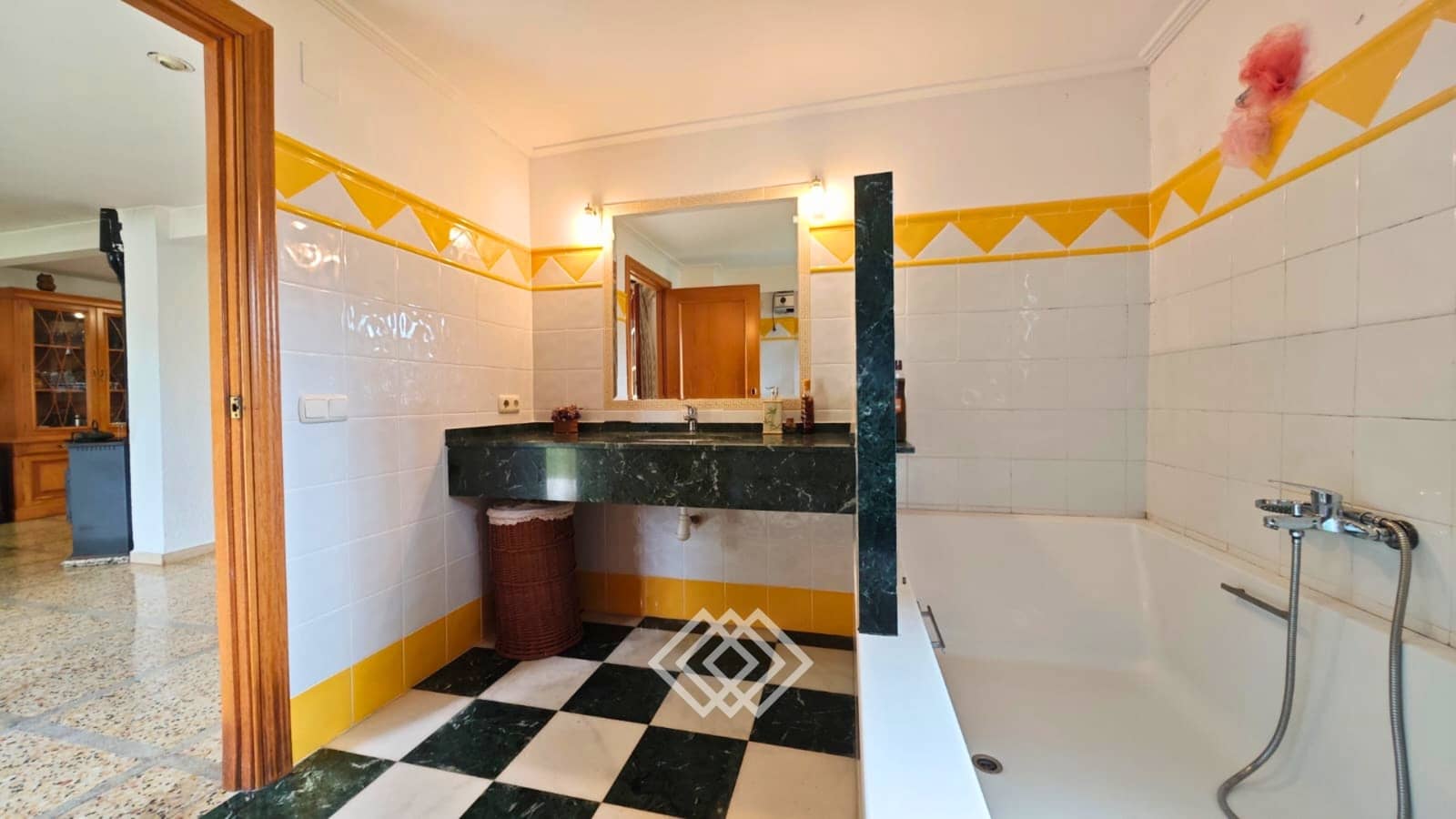 4 bedroom Villa for sale in Betera with pool - € 890,000 (Ref: 9844456)