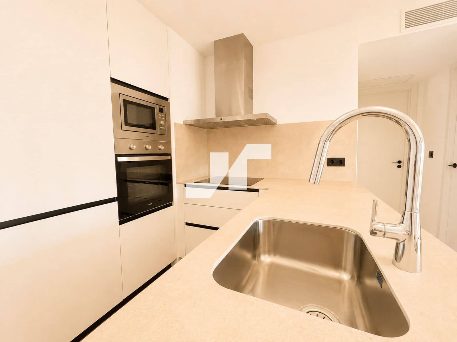 2 bedroom Flat for sale in Moncofa with pool garage - € 289,000 (Ref: 10035055)