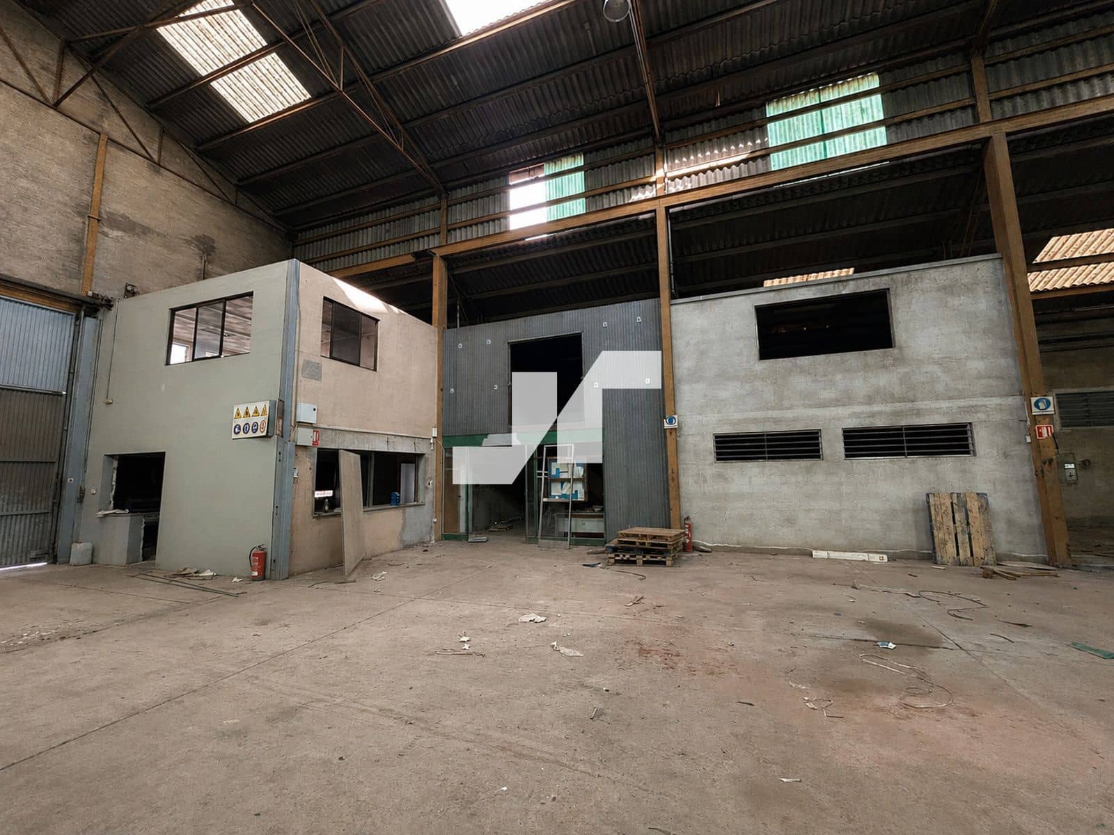 Erhverv til salg i Vila-real - € 1.000.000 (Ref: 10038548)