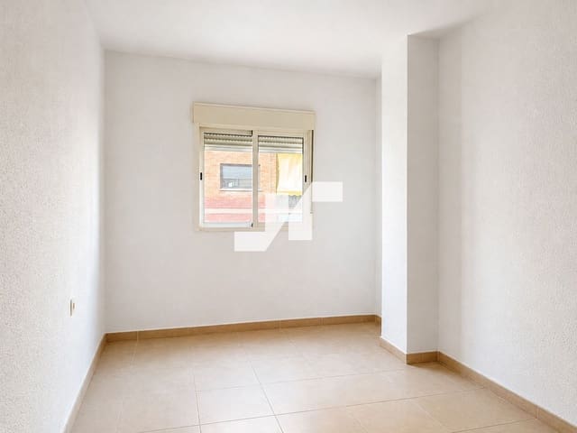 3 makuuhuone Asunto myytävänä paikassa Sur, Castelló de la Plana - 129 000 € (Ref: 10040229)