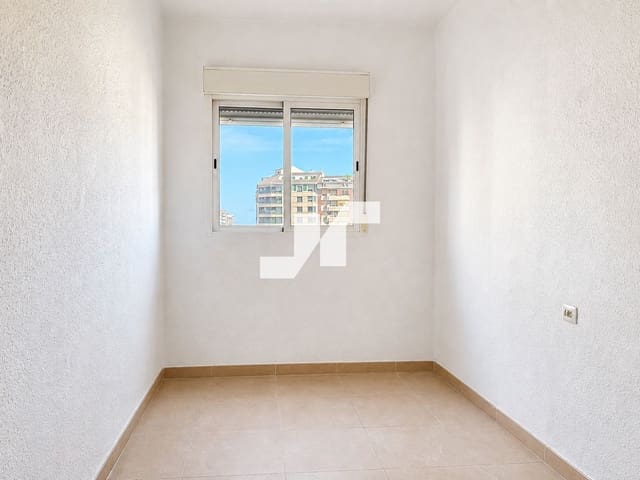 3 makuuhuone Asunto myytävänä paikassa Sur, Castelló de la Plana - 129 000 € (Ref: 10040229)