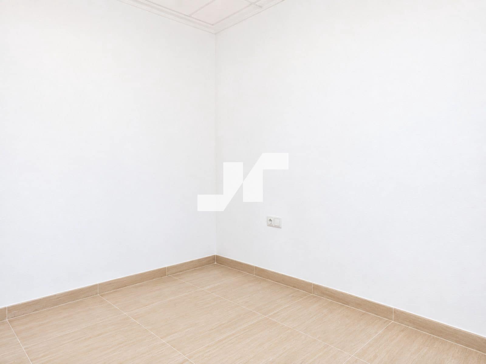 Office for rent in Vila-real - € 450 (Ref: 10046769)