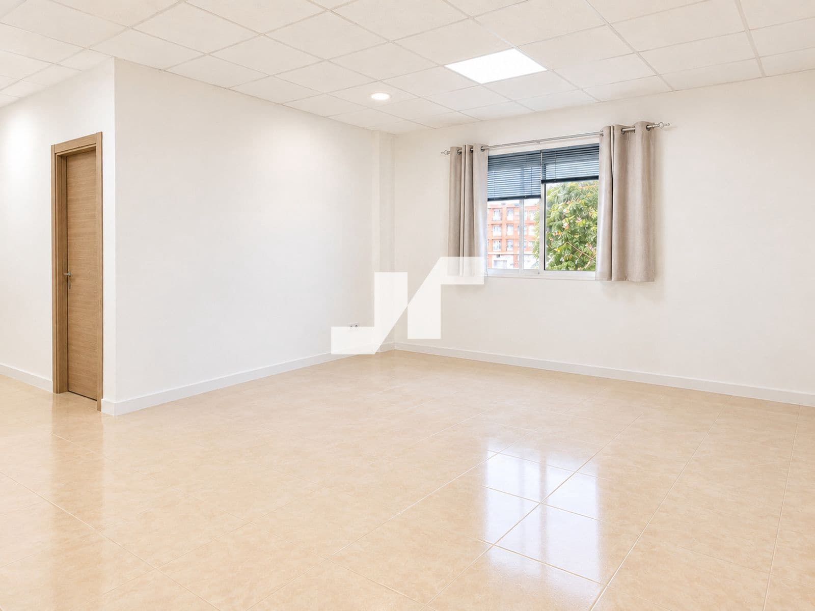 Office for rent in Vila-real - € 450 (Ref: 10046769)
