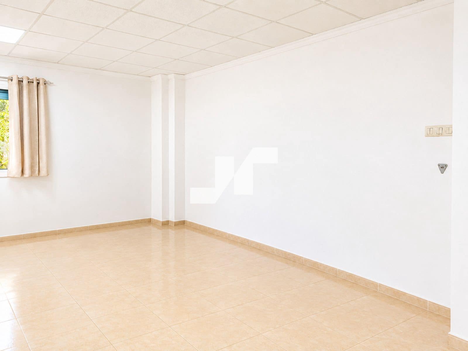 Office for rent in Vila-real - € 450 (Ref: 10046769)