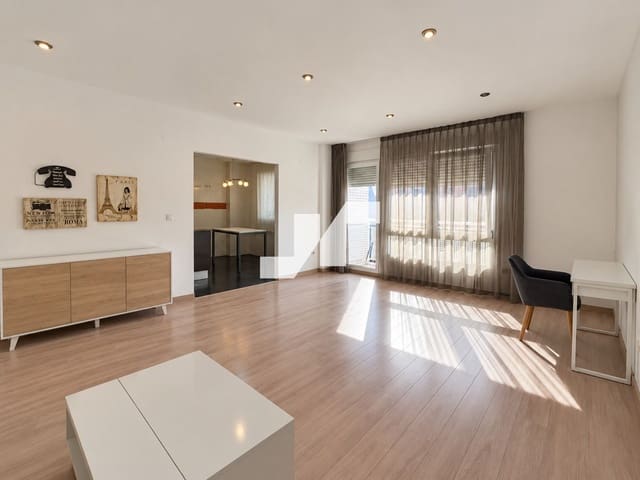 3 sovrum Lägenhet att hyra i Centro, Castelló de la Plana med garage - 900 € (Ref: 10077353)