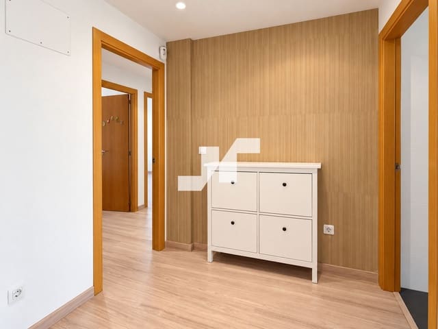 3 sovrum Lägenhet att hyra i Centro, Castelló de la Plana med garage - 900 € (Ref: 10077353)