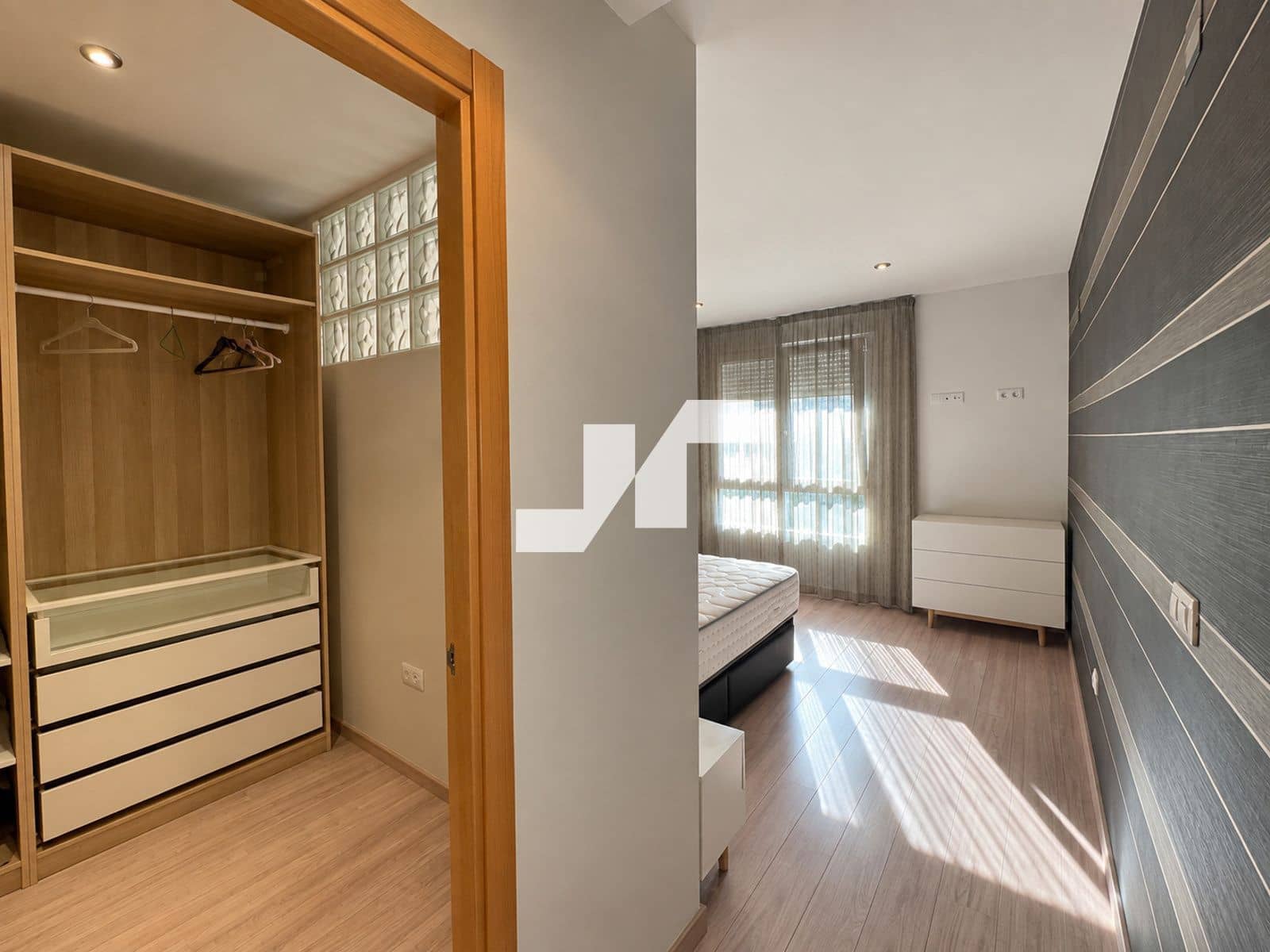 3 sovrum Lägenhet att hyra i Castello de la Plana med garage - 900 € (Ref: 10077353)