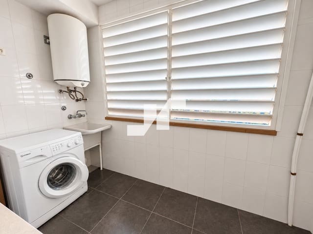 3 sovrum Lägenhet att hyra i Centro, Castelló de la Plana med garage - 900 € (Ref: 10077353)