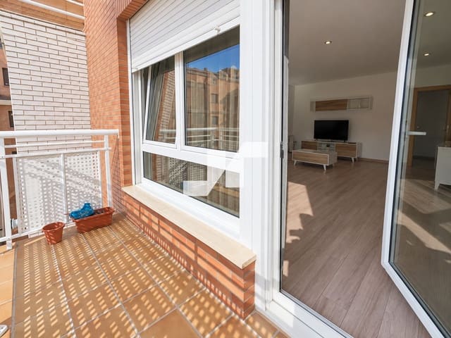 3 sovrum Lägenhet att hyra i Centro, Castelló de la Plana med garage - 900 € (Ref: 10077353)