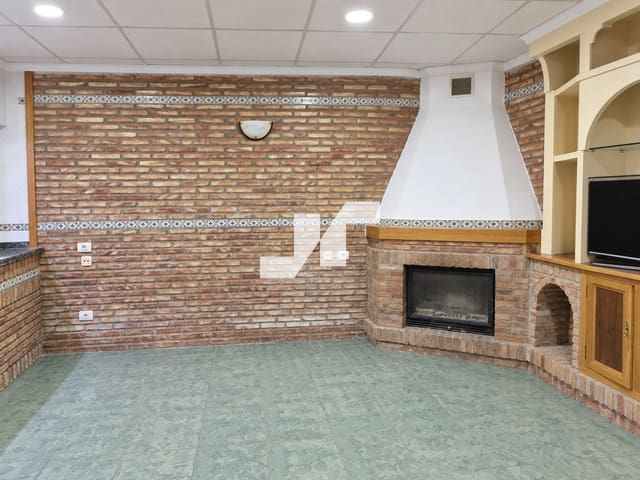 3 bedroom Townhouse for rent in Vila-real with garage - € 1,300 (Ref: 10097409)