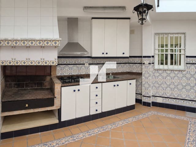 3 bedroom Townhouse for rent in Vila-real with garage - € 1,300 (Ref: 10097409)