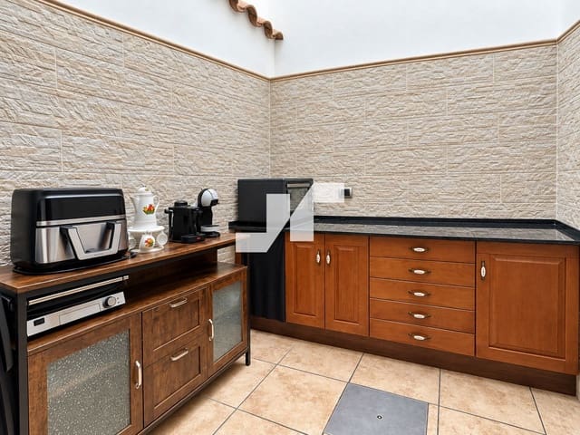 3 chambre Villa/Maison à vendre à Centro, Castelló de la Plana avec garage - 245 000 € (Ref: 10106611)