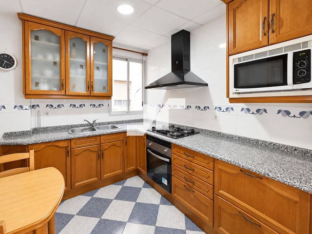 Piso de 4 habitaciones en Centro, Castelló de la Plana en venta - 160.000 € (Ref: 10121084)