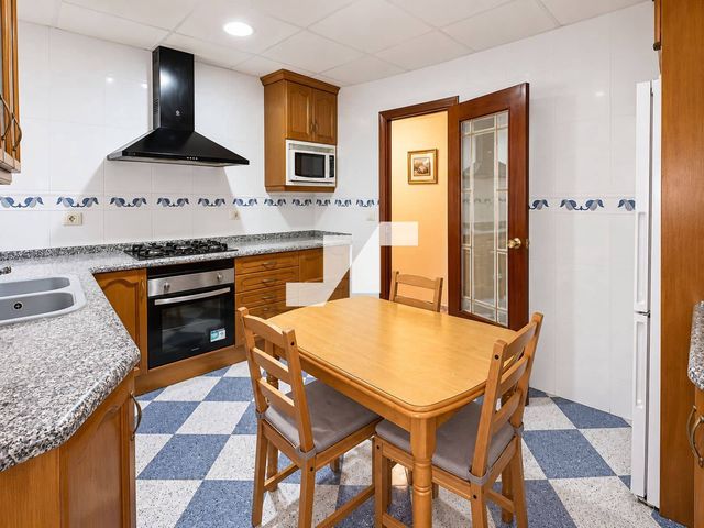 Piso de 4 habitaciones en Centro, Castelló de la Plana en venta - 160.000 € (Ref: 10121084)