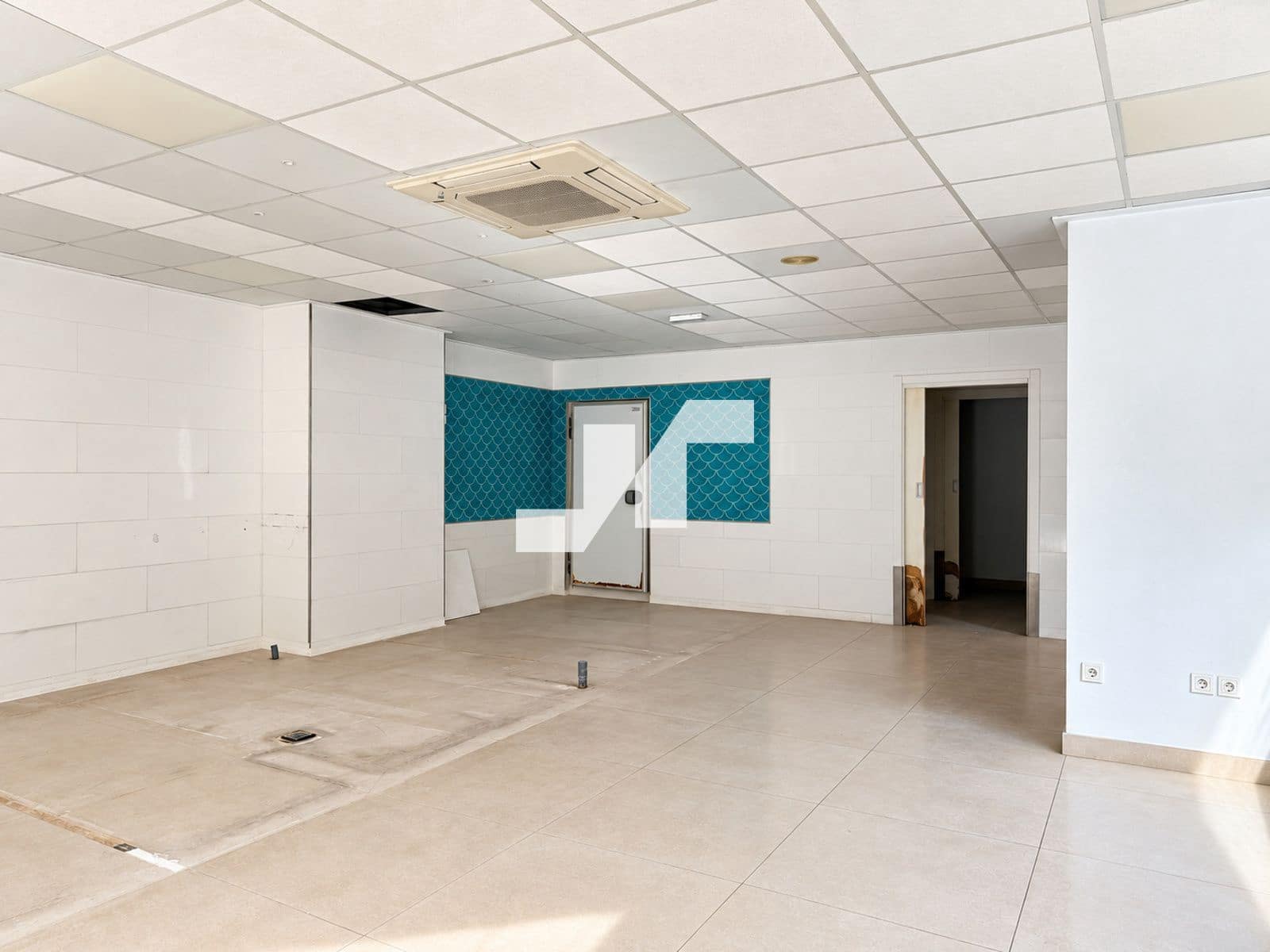 Kommersiell att hyra i Vila-real - 1 300 € (Ref: 10141387)