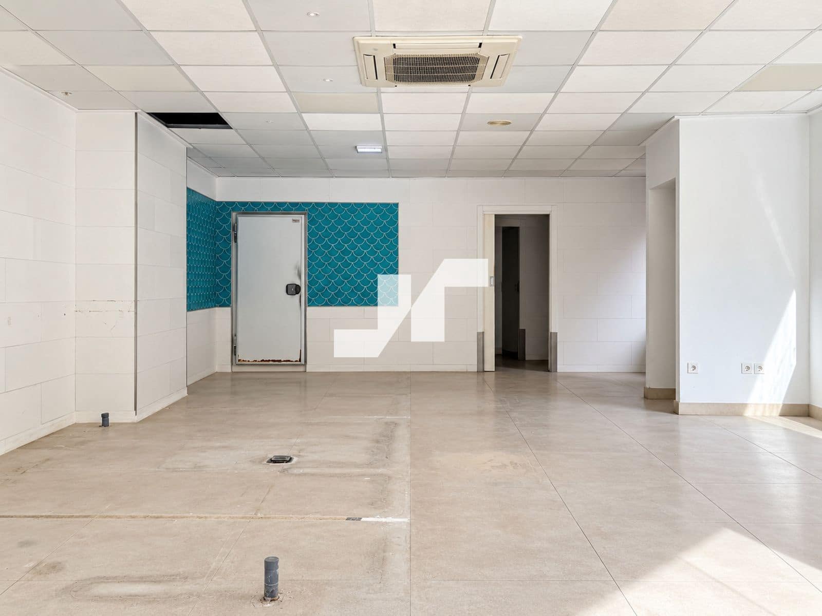 Kommersiell att hyra i Vila-real - 1 300 € (Ref: 10141387)