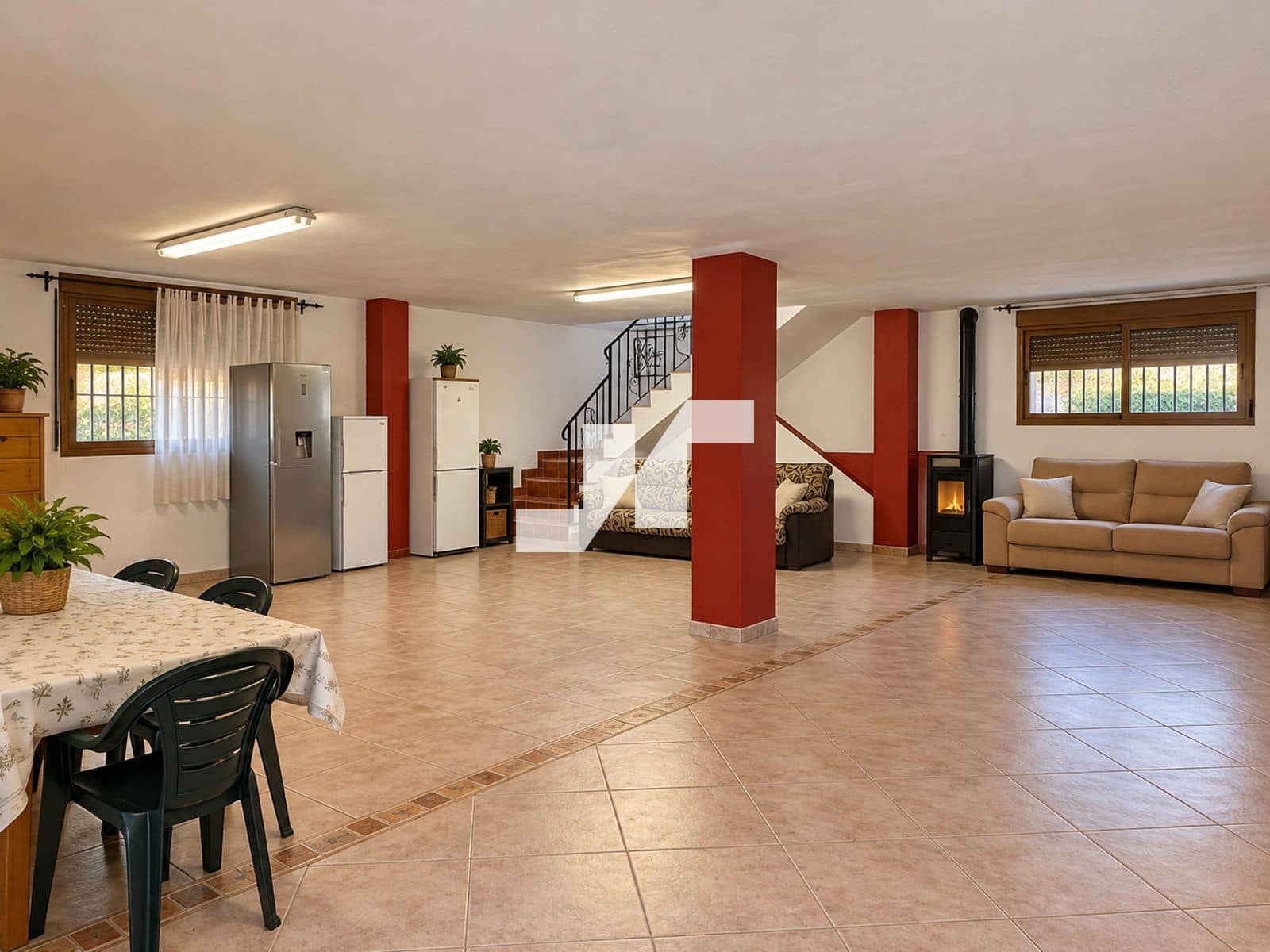 4 bedroom Villa for sale in L'Alcora with garage - € 325,000 (Ref: 10160801)