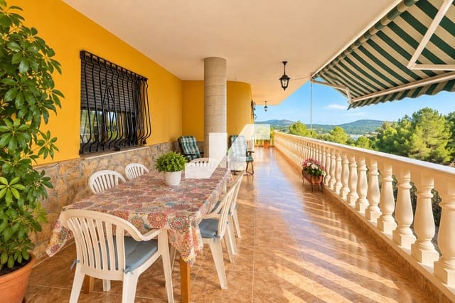4 bedroom Villa for sale in L'Alcora with garage - € 325,000 (Ref: 10160801)