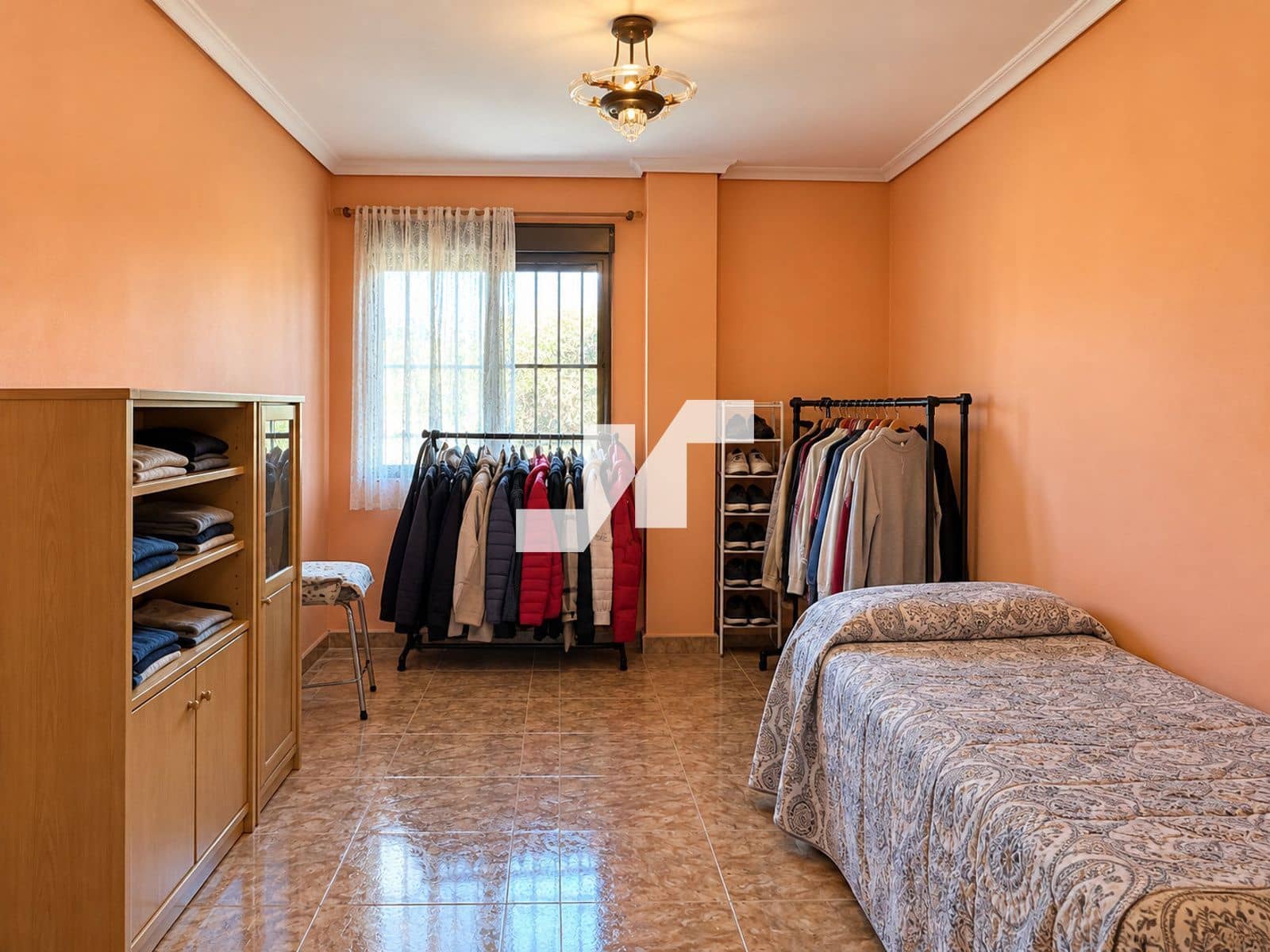 4 bedroom Villa for sale in L'Alcora with garage - € 325,000 (Ref: 10160801)