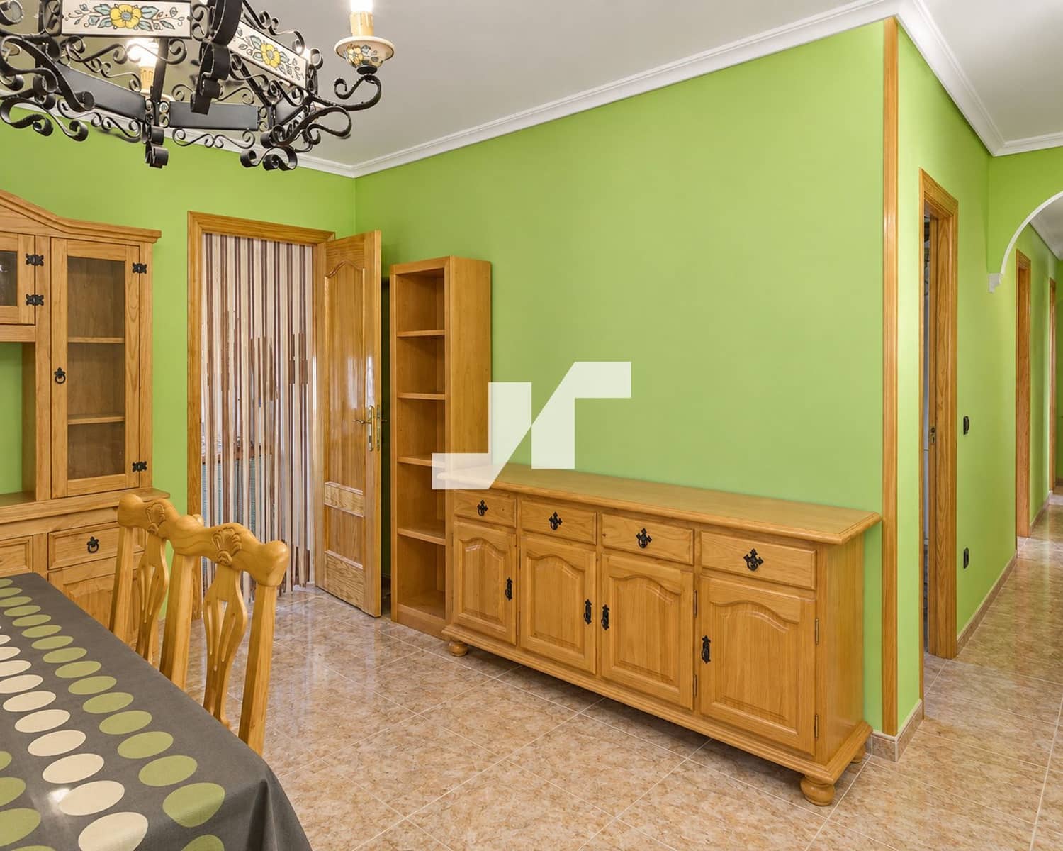 4 bedroom Villa for sale in L'Alcora with garage - € 325,000 (Ref: 10160801)