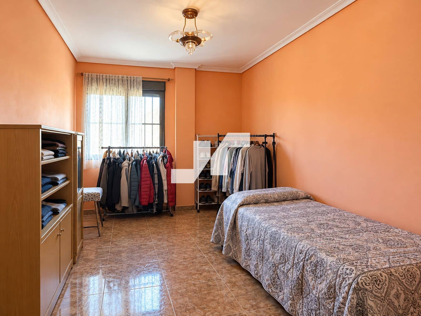 4 bedroom Villa for sale in L'Alcora with garage - € 325,000 (Ref: 10160801)