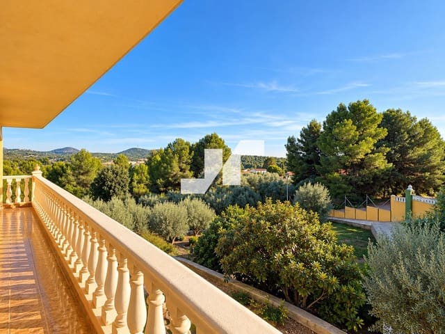4 bedroom Villa for sale in L'Alcora with garage - € 325,000 (Ref: 10160801)