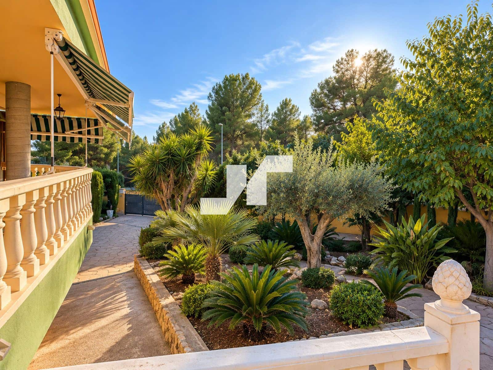4 bedroom Villa for sale in L'Alcora with garage - € 325,000 (Ref: 10160801)