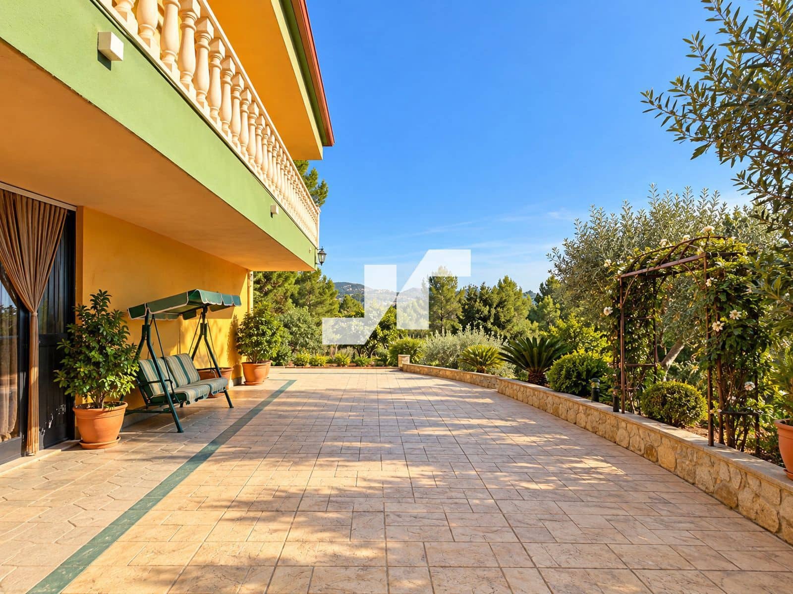 4 bedroom Villa for sale in L'Alcora with garage - € 325,000 (Ref: 10160801)