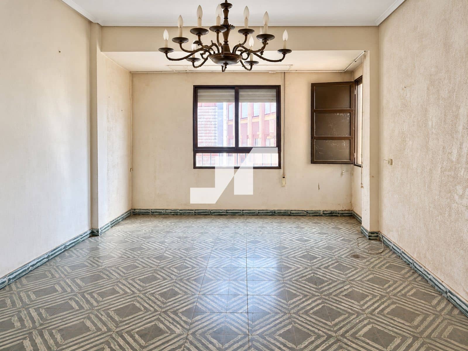 4 soveværelse Lejlighed til salg i Castello de la Plana - € 119.000 (Ref: 10172161)