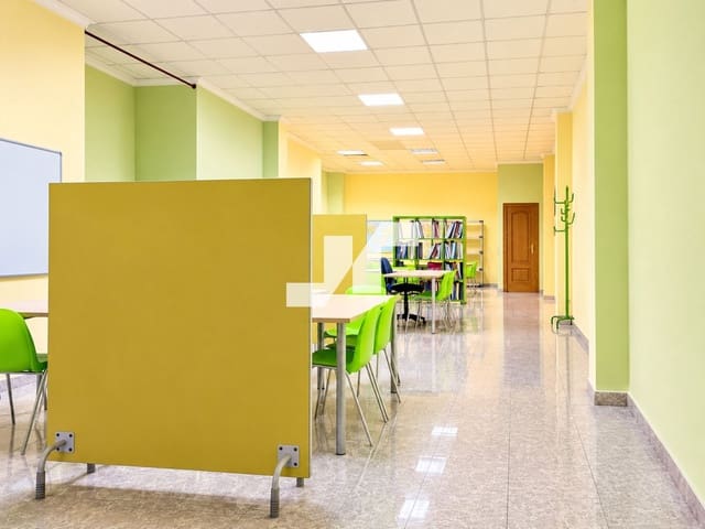 Kommersiell att hyra i Vila-real - 700 € (Ref: 10173121)