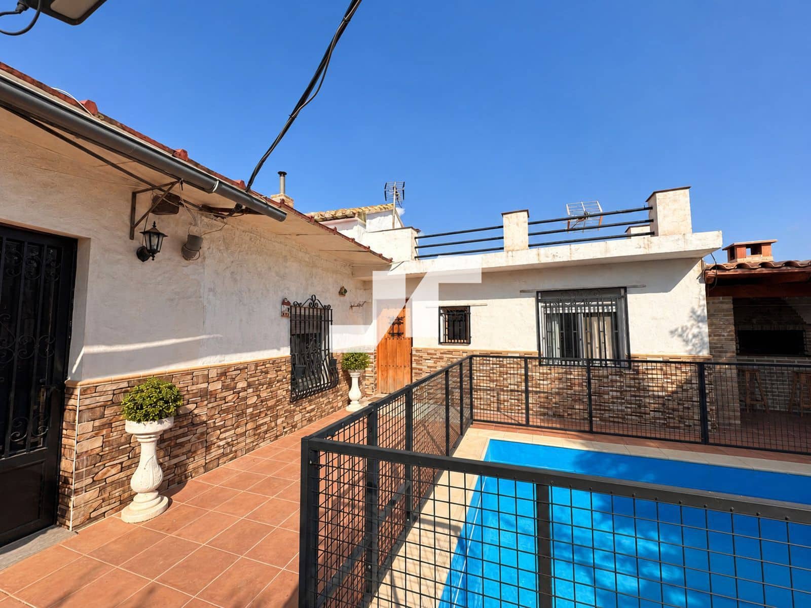 4 slaapkamer Villa te koop in Vila-real met zwembad garage - € 220.000 (Ref: 10186325)