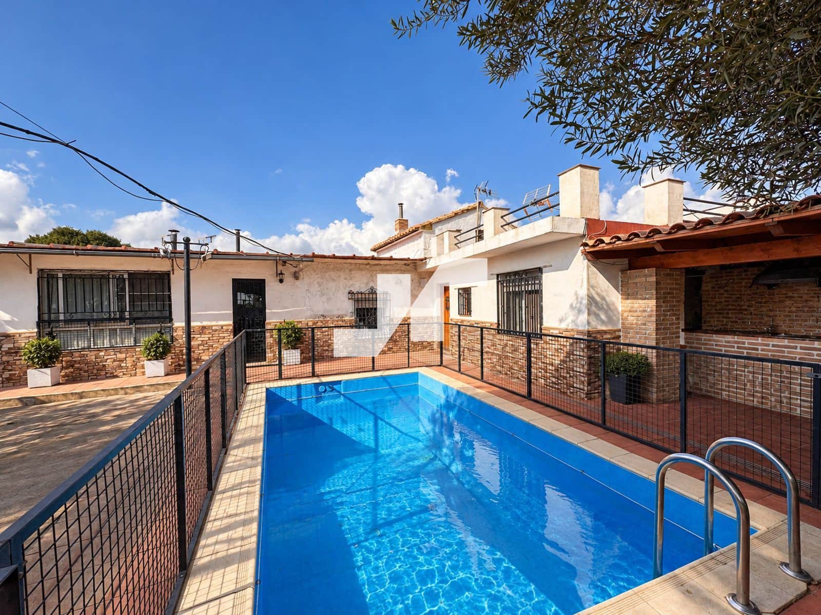 4 slaapkamer Villa te koop in Vila-real met zwembad garage - € 220.000 (Ref: 10186325)