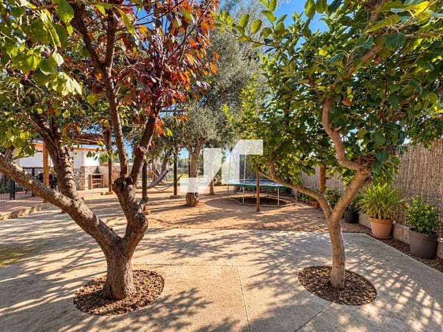 4 slaapkamer Villa te koop in Vila-real met zwembad garage - € 220.000 (Ref: 10186325)