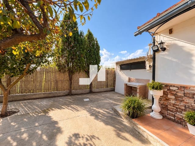 4 slaapkamer Villa te koop in Vila-real met zwembad garage - € 220.000 (Ref: 10186325)