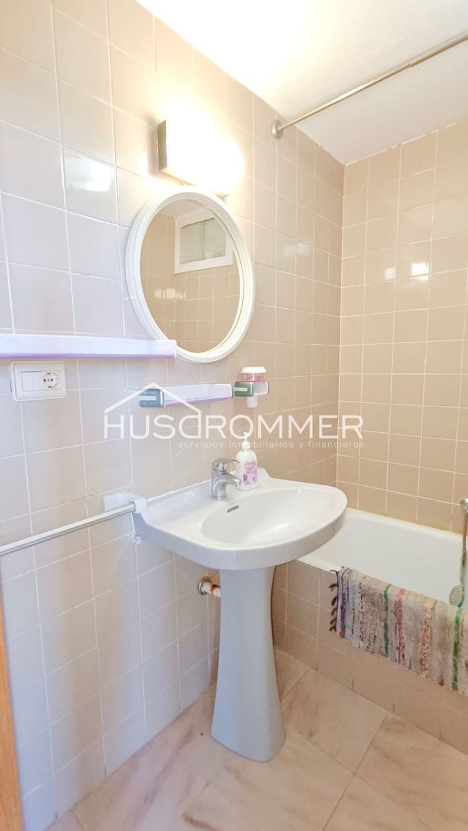 3 bedroom Flat for rent in Benicassim with pool garage - € 2,780 (Ref: 8418263)