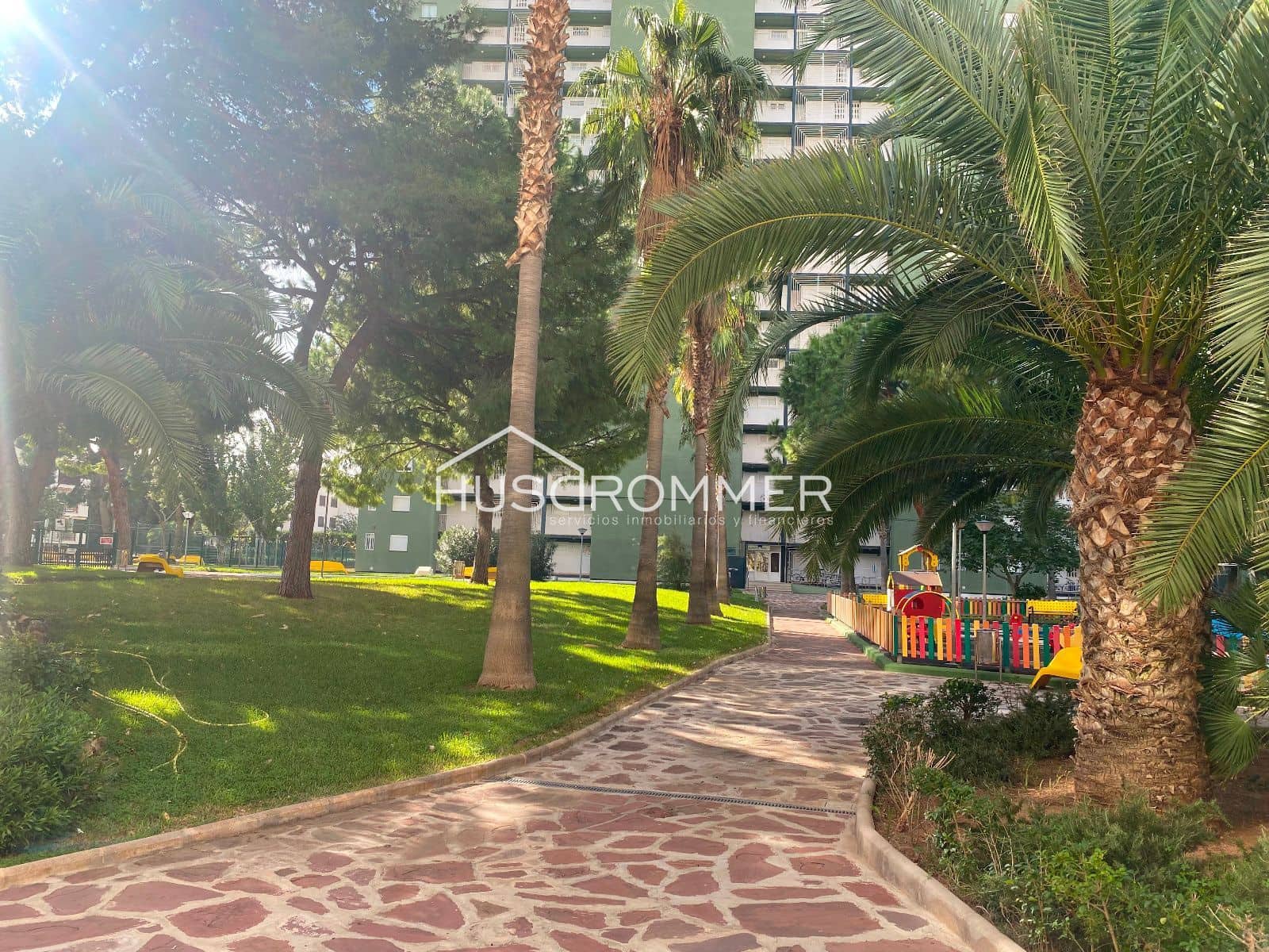 3 bedroom Flat for rent in Benicassim with pool garage - € 2,780 (Ref: 8418263)