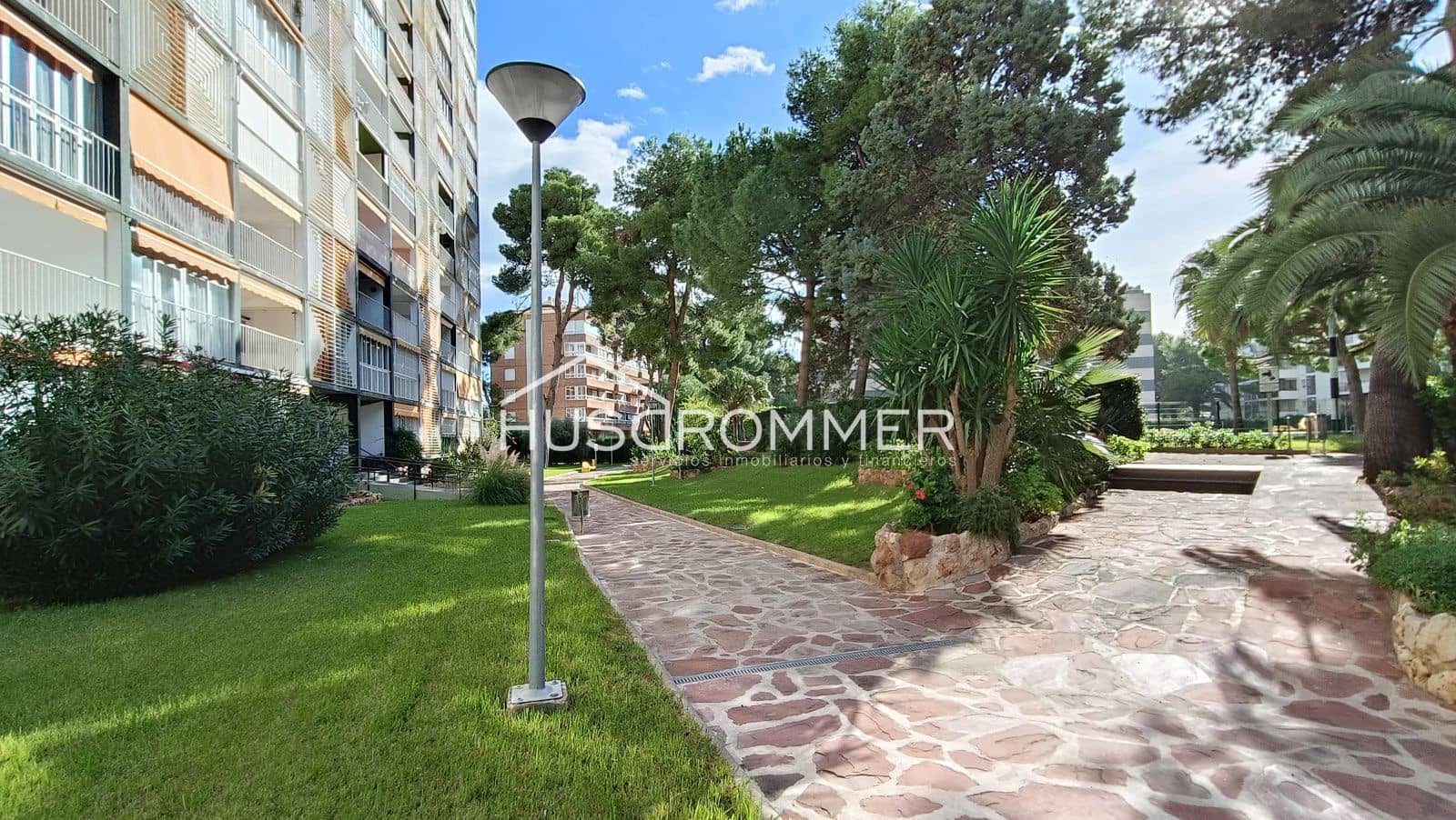 3 bedroom Flat for rent in Benicassim with pool garage - € 2,780 (Ref: 8418263)