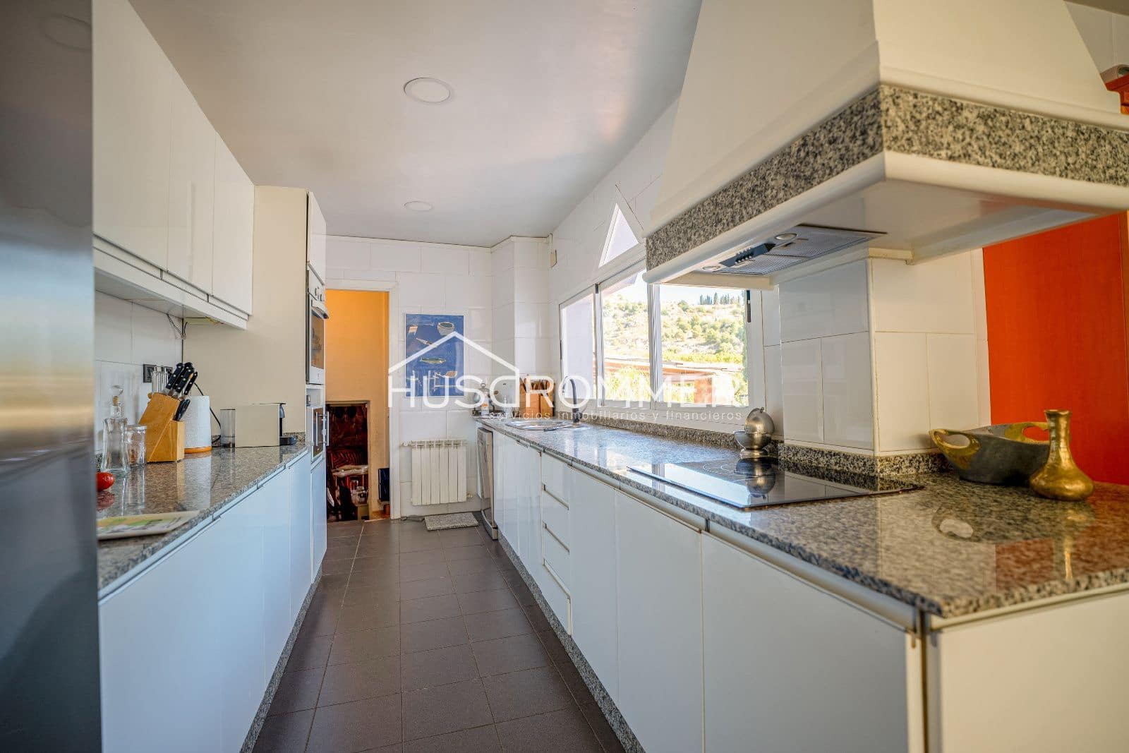 4 sypialnia Willa na sprzedaż w Castello de la Plana z basenem garażem - 625 000 € (Ref: 8418275)