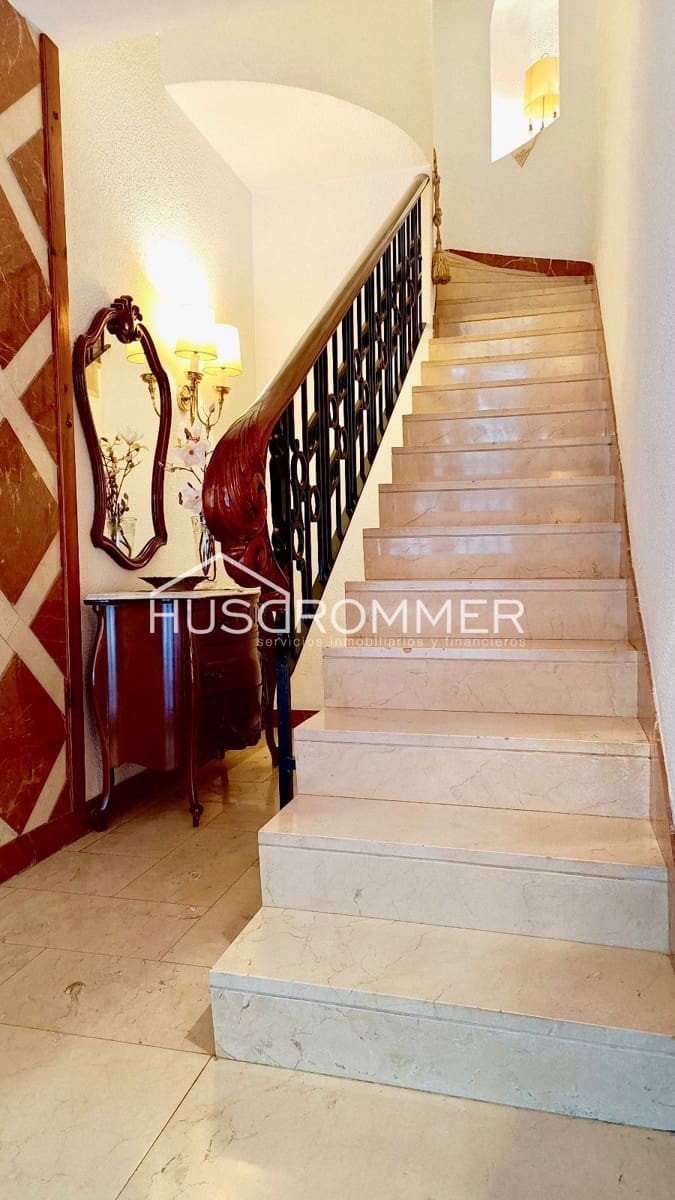 6 soveværelse Villa til salg i Vila-real med garage - € 370.000 (Ref: 8418276)