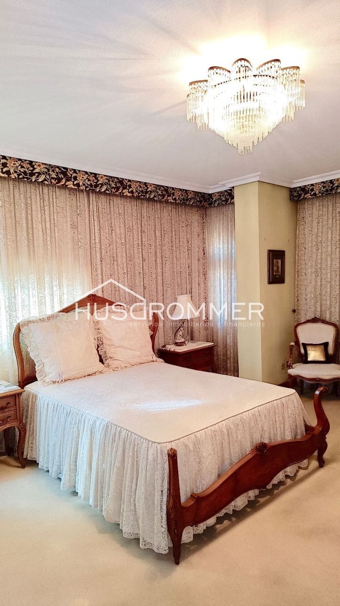 6 soveværelse Villa til salg i Vila-real med garage - € 370.000 (Ref: 8418276)