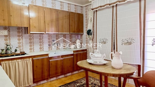 6 soverom Villa til salgs i Vila-real med garasje - € 370 000 (Ref: 8418276)