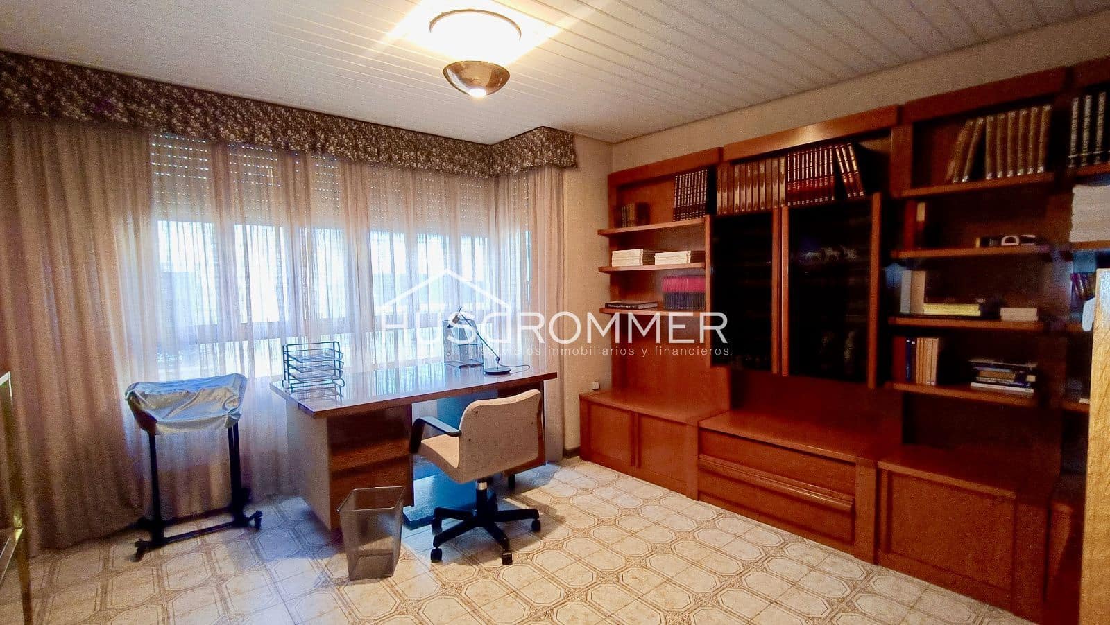 6 soveværelse Villa til salg i Vila-real med garage - € 370.000 (Ref: 8418276)